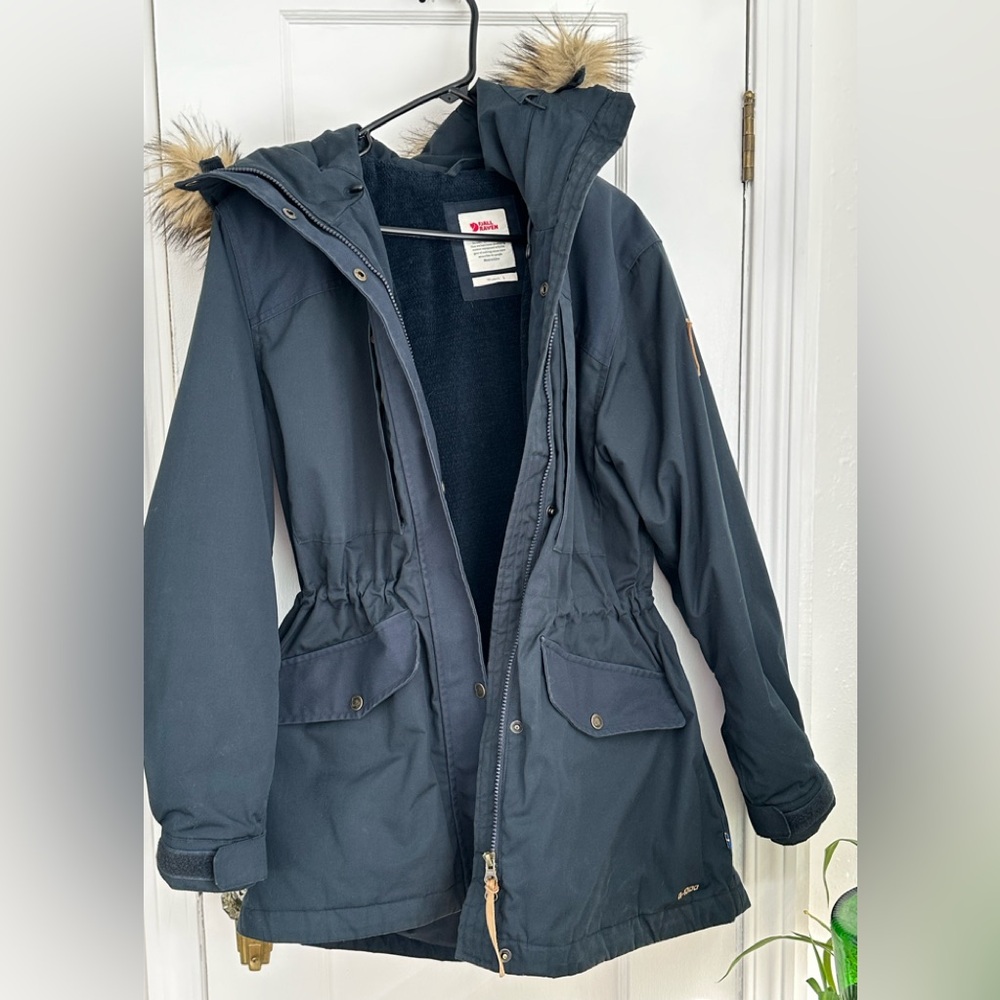 Fjallraven Women’s Singi Park with Faux Fur Trim on Hood - Navy